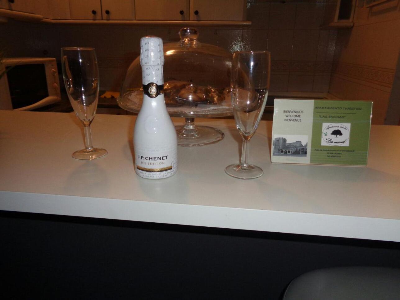 Apartamento Las Encinas Apartment กาเซเรส ภายนอก รูปภาพ